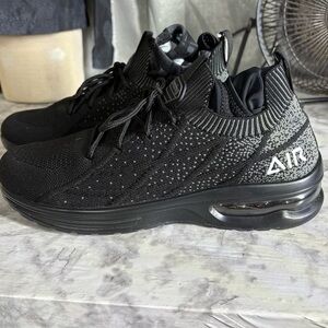 Men’s or woman’s Air running shoes, size 41.5